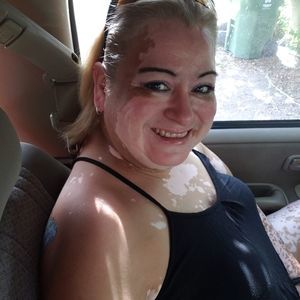 Meet your Posher, Dee